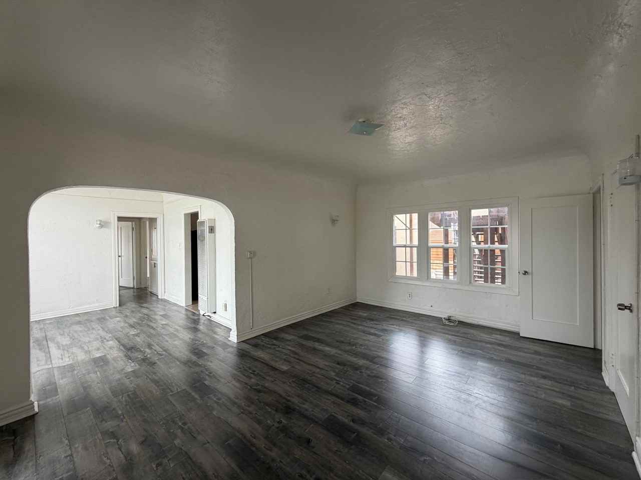 2612 Edgehill Dr - Photo 3 of 14
