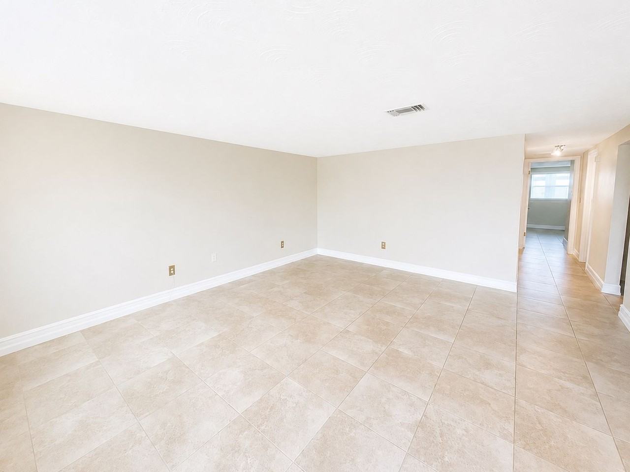 3711 Redwood Dr - Photo 3 of 19