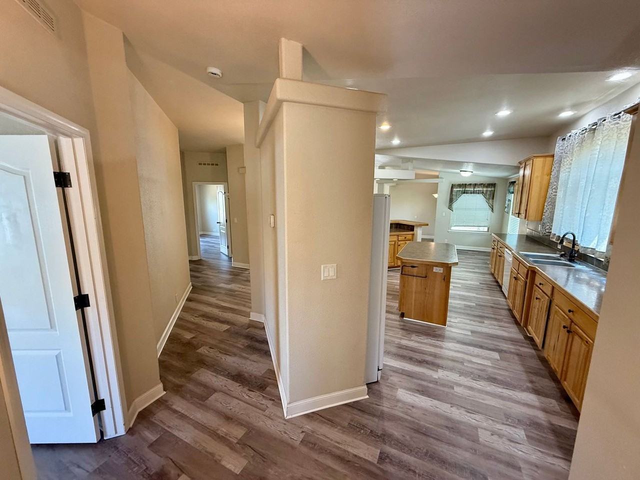 20324 Clearwater Dr - Photo 6 of 41