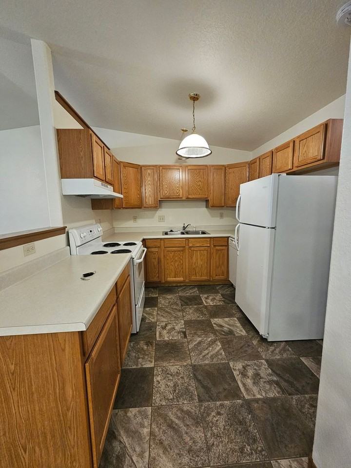 3850 Park Dr #6 - Photo 6 of 21
