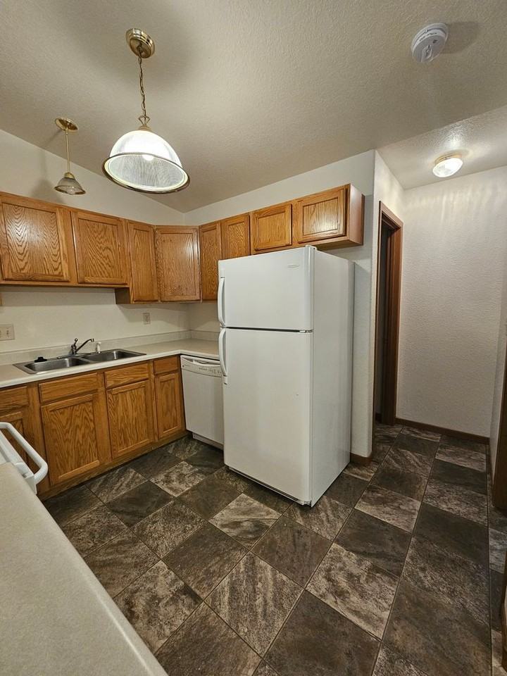 3850 Park Dr #6 - Photo 7 of 21