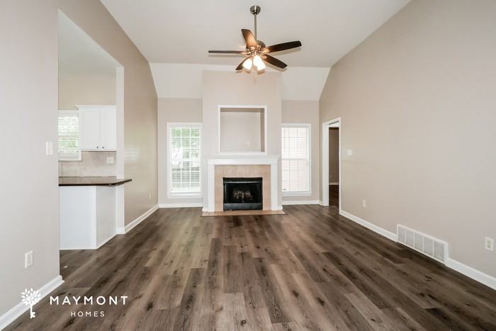 8441 Shady Elm Dr - Photo 6 of 17