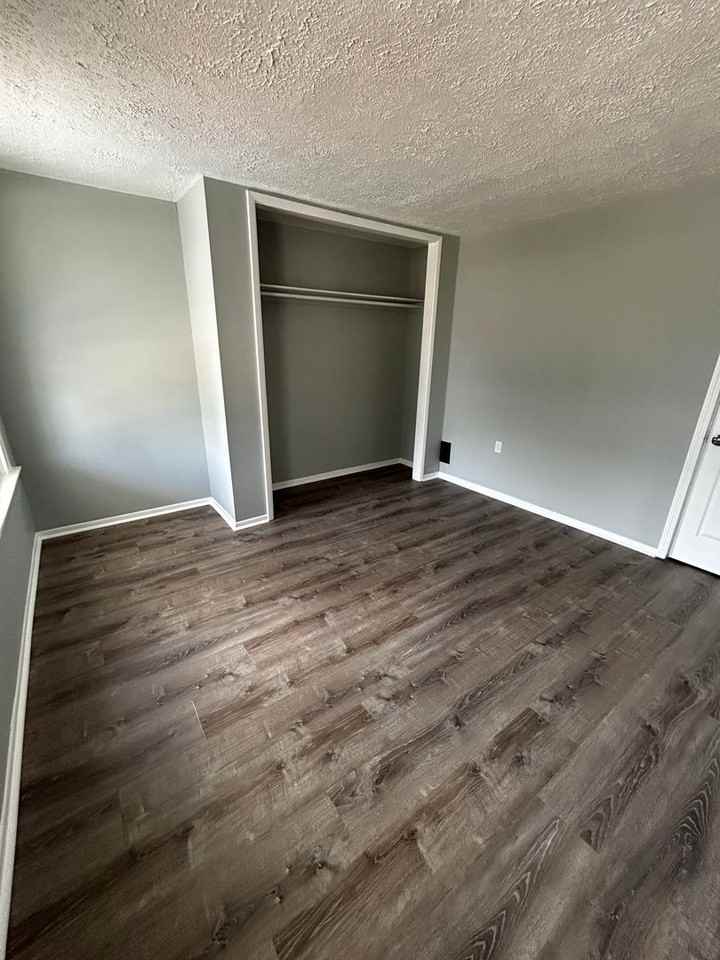 1008 Fairview Ave - Photo 3 of 13