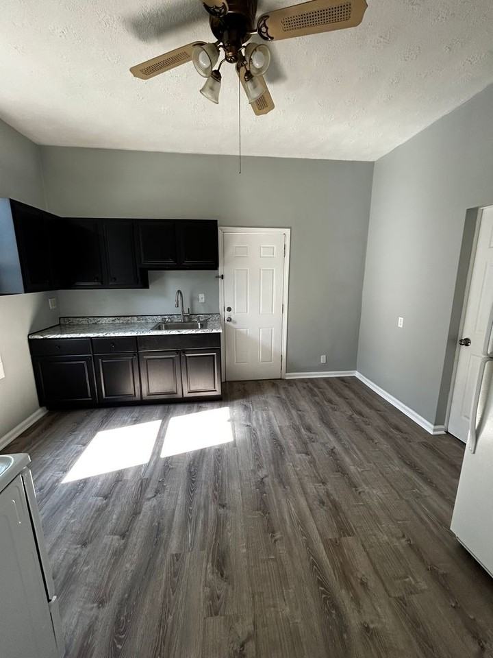 1008 Fairview Ave - Photo 5 of 13