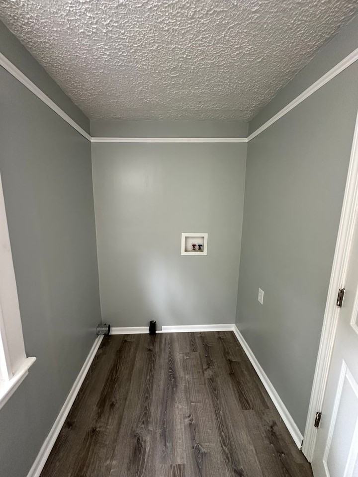1008 Fairview Ave - Photo 7 of 13
