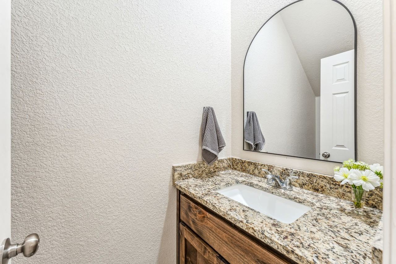 1011 W Vanderbilt, Stephenville, TX 76401 - Photo 3 of 34