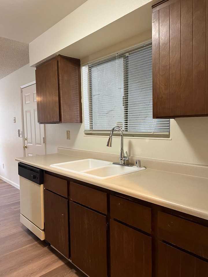 7120 Van Maren Ln - Photo 4 of 19