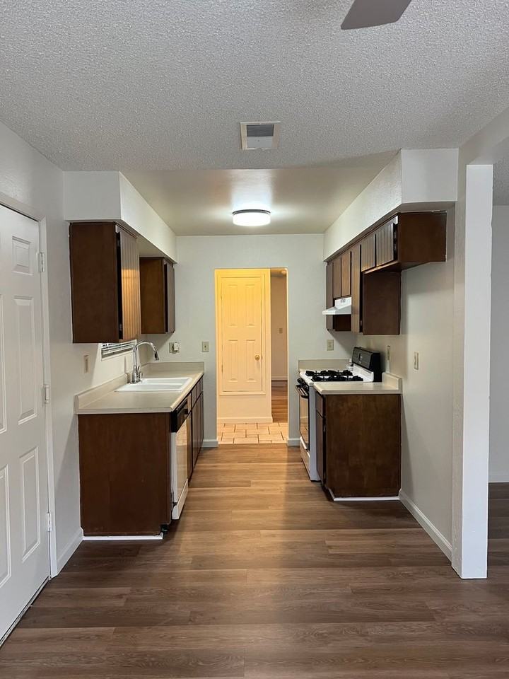 7120 Van Maren Ln - Photo 5 of 19
