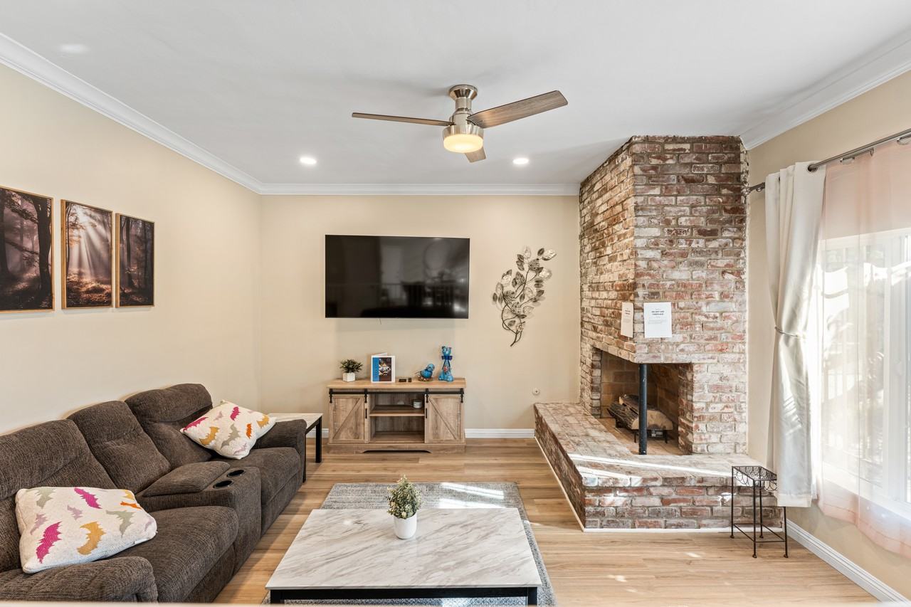545 East 97th Street #1 - Photo 3 of 21