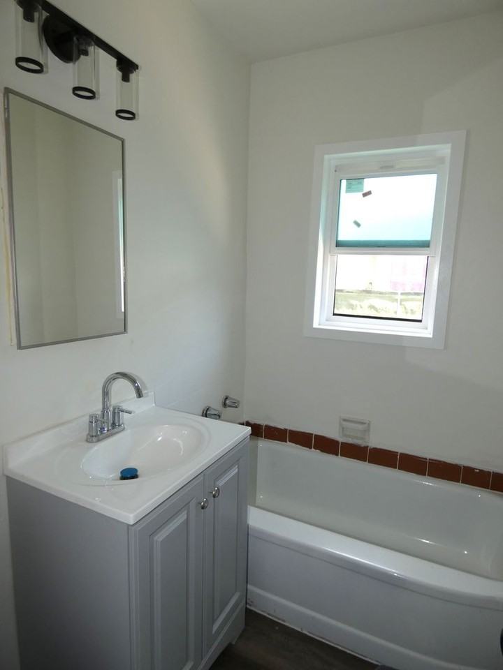 11820 State St - Photo 7 of 14