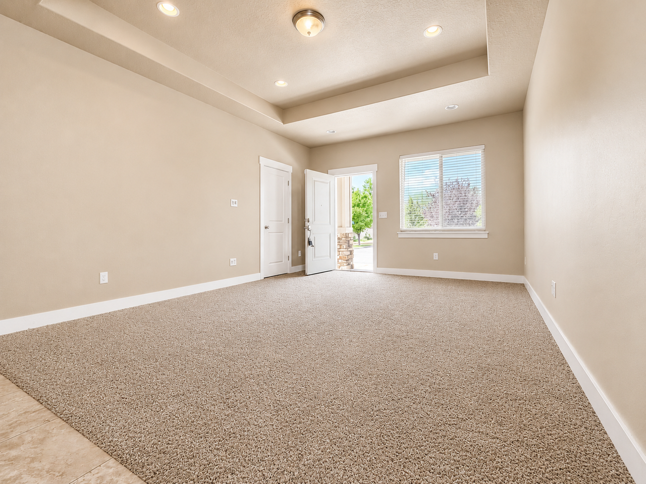 6883 S Suzanne Dr - Photo 3 of 15