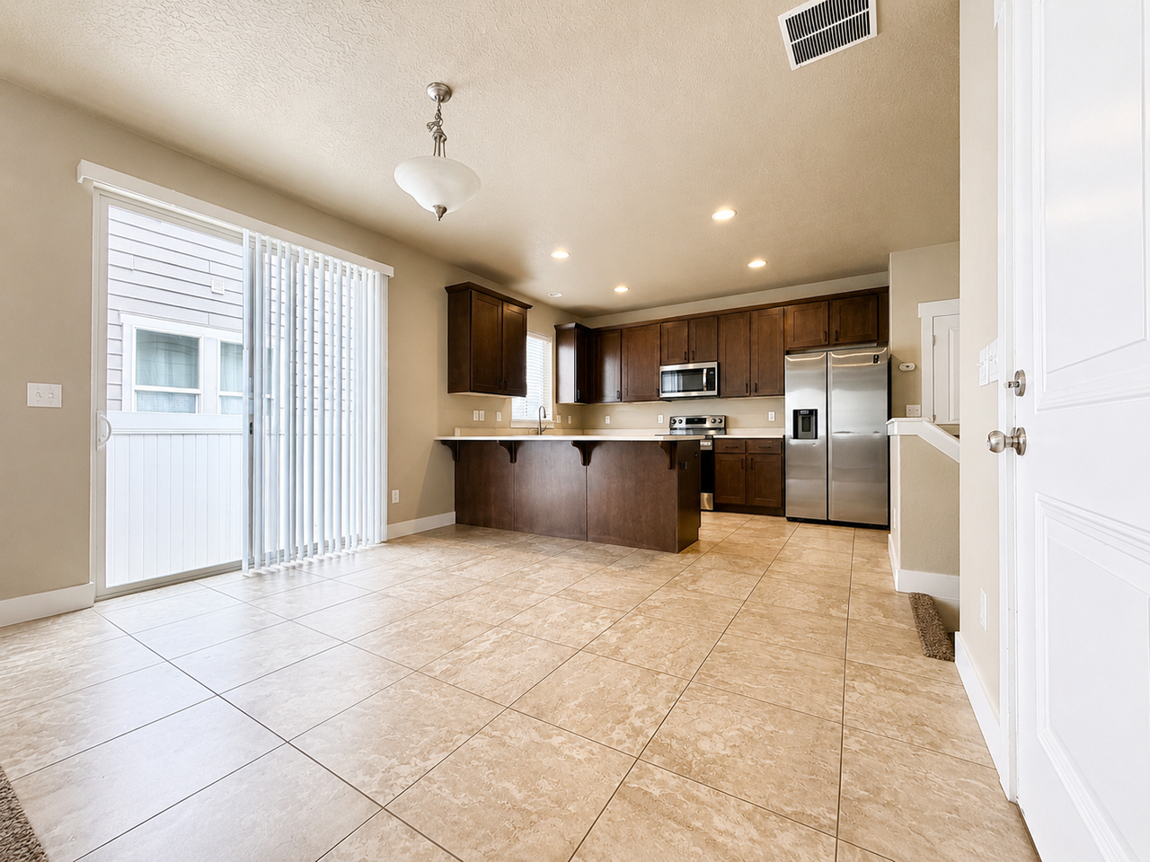 6883 S Suzanne Dr - Photo 4 of 15