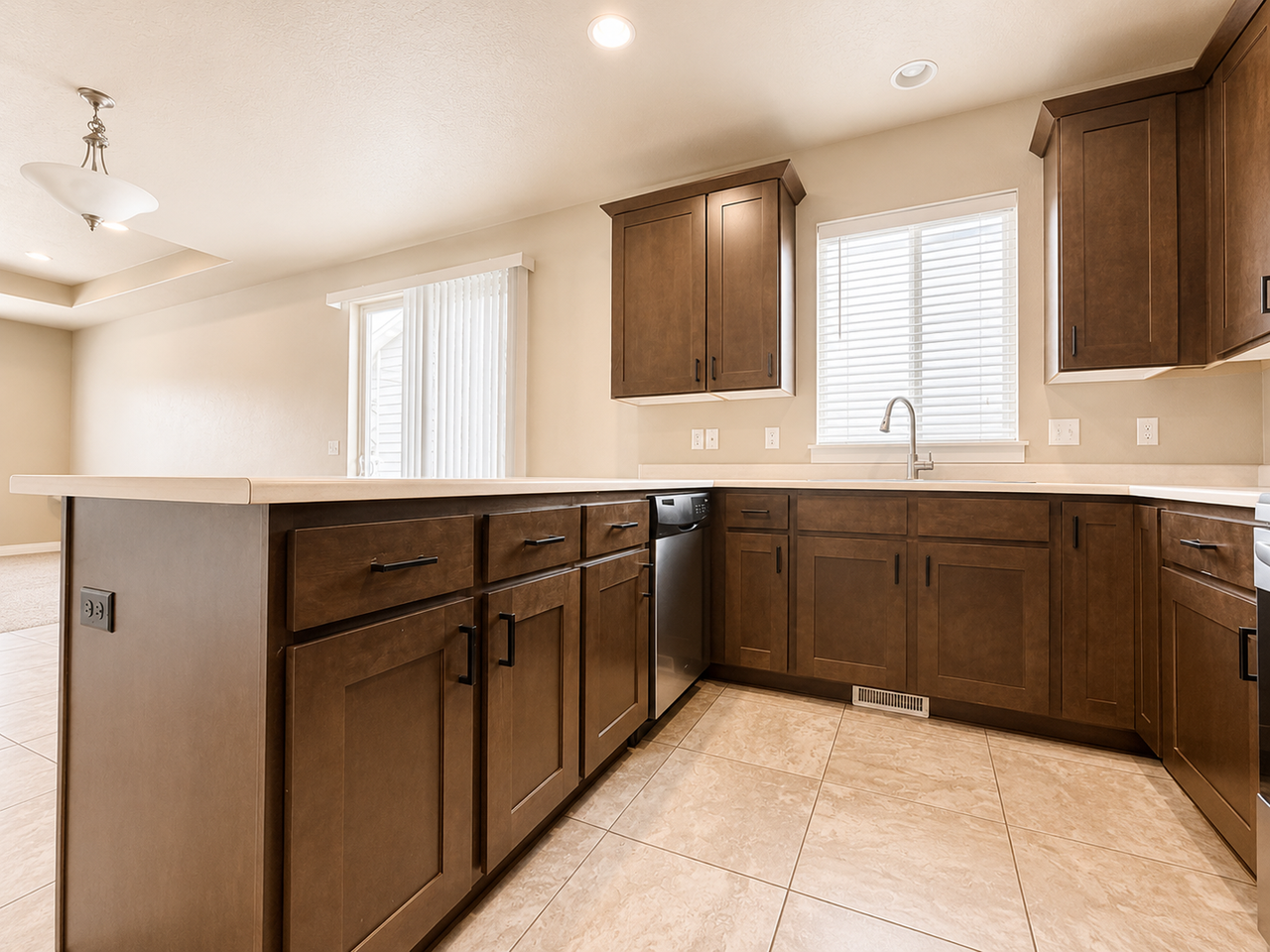 6883 S Suzanne Dr - Photo 5 of 15
