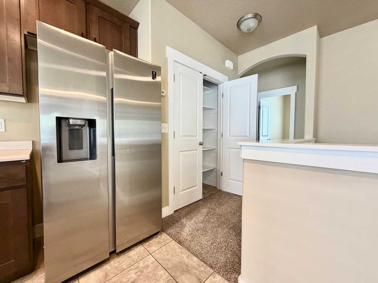 6883 S Suzanne Dr - Photo 6 of 15