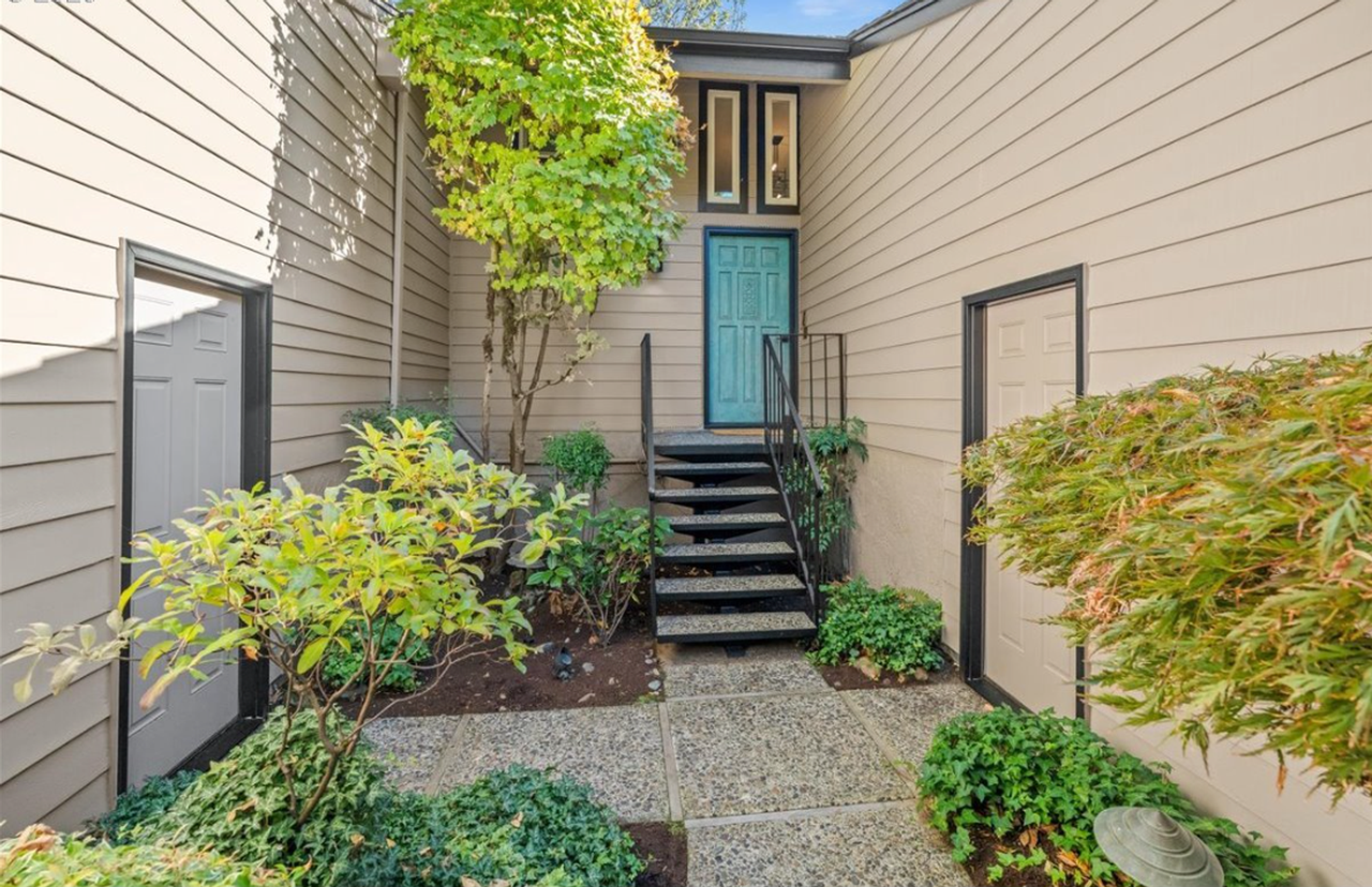 4470 Lakeview Blvd - Photo 3 of 50