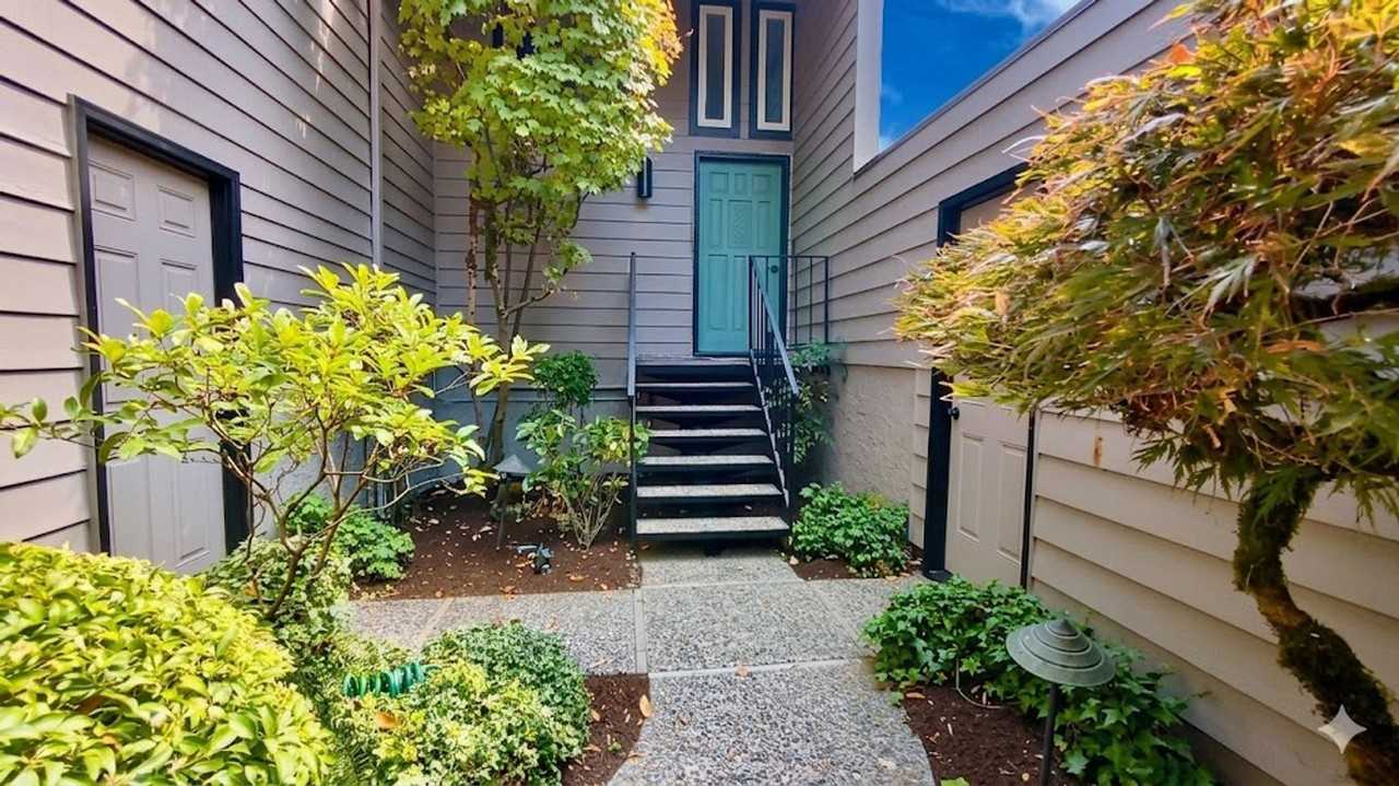 4470 Lakeview Blvd - Photo 5 of 50