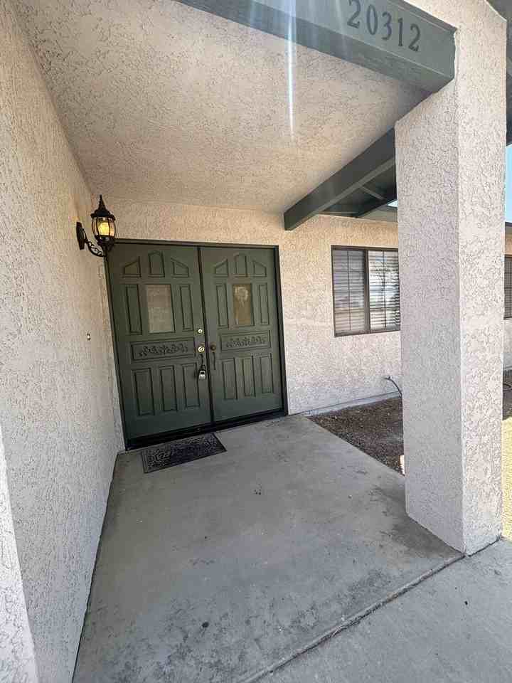 20312 Dean Ct - Photo 2 of 24
