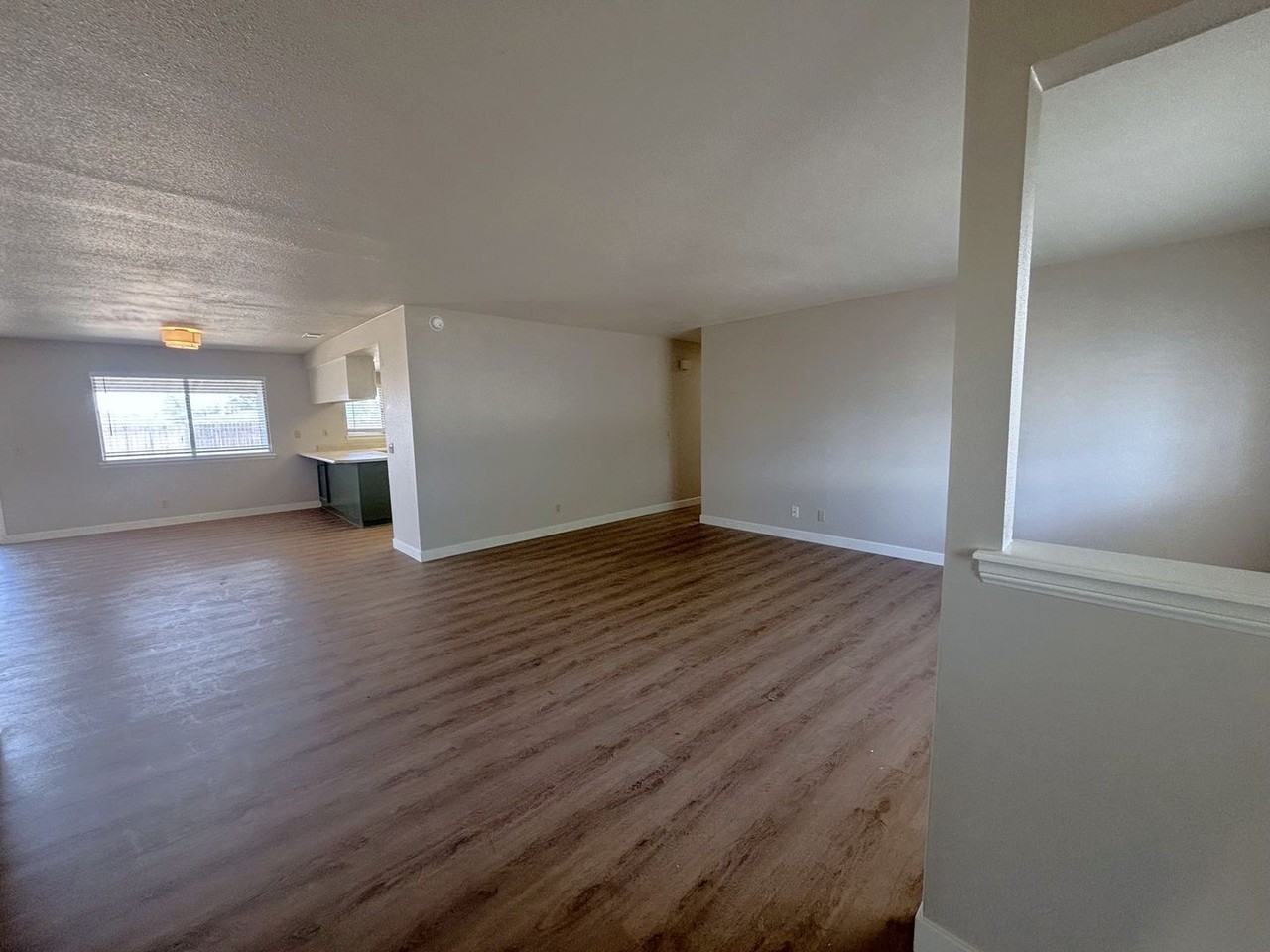 20312 Dean Ct - Photo 4 of 24
