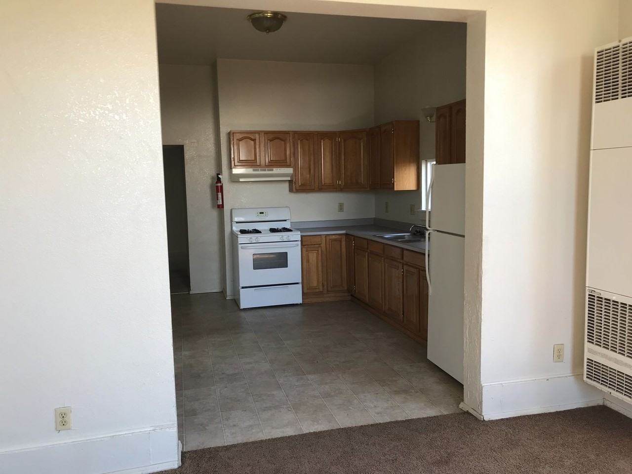 1437 Albee St - Photo 2 of 9