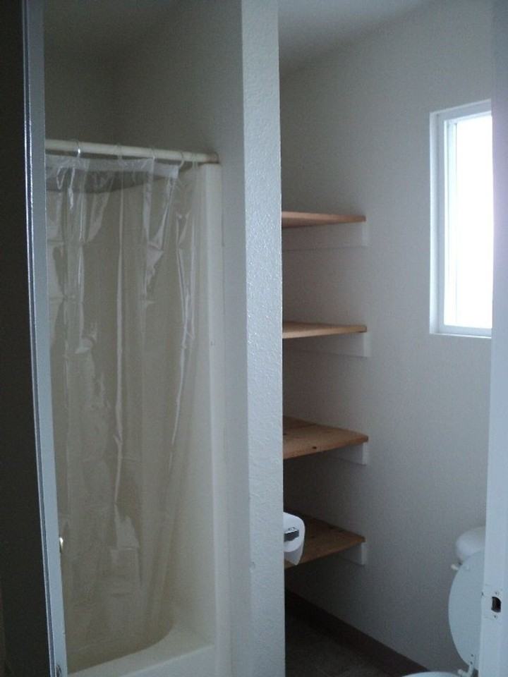 1437 Albee St - Photo 5 of 9