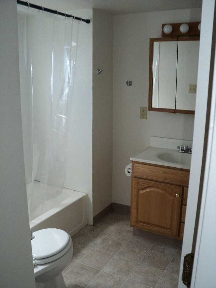 1437 Albee St - Photo 6 of 9