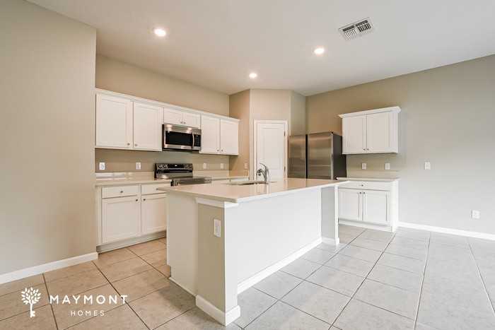 2681 Island Pond Rd - Photo 7 of 16