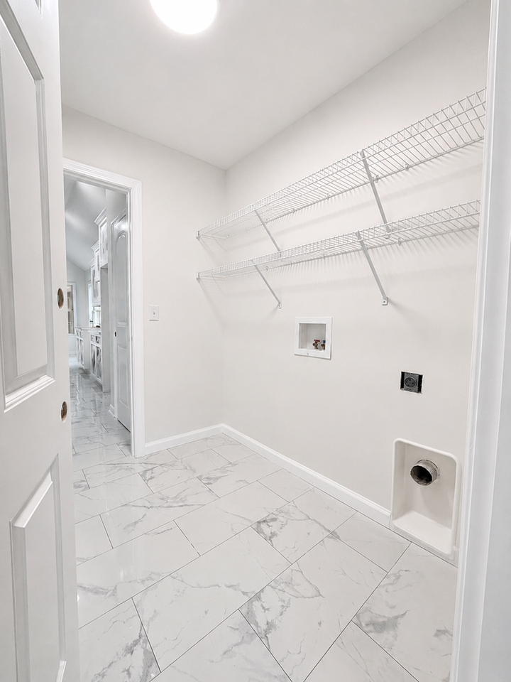 705 Evanwood Dr - Photo 3 of 7