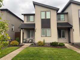featured image of 2555 Ne Purcell Blvd