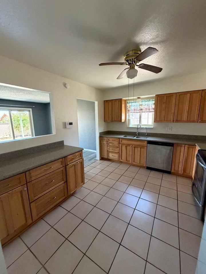 1191 Palo Verde Dr - Photo 5 of 18