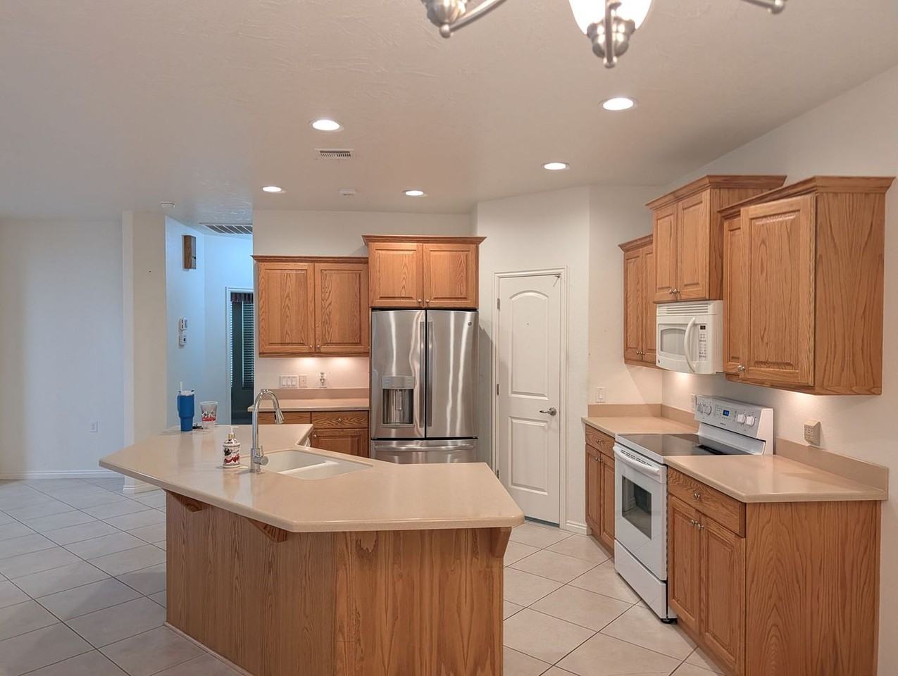 1546 Morane Manor Dr - Photo 2 of 10