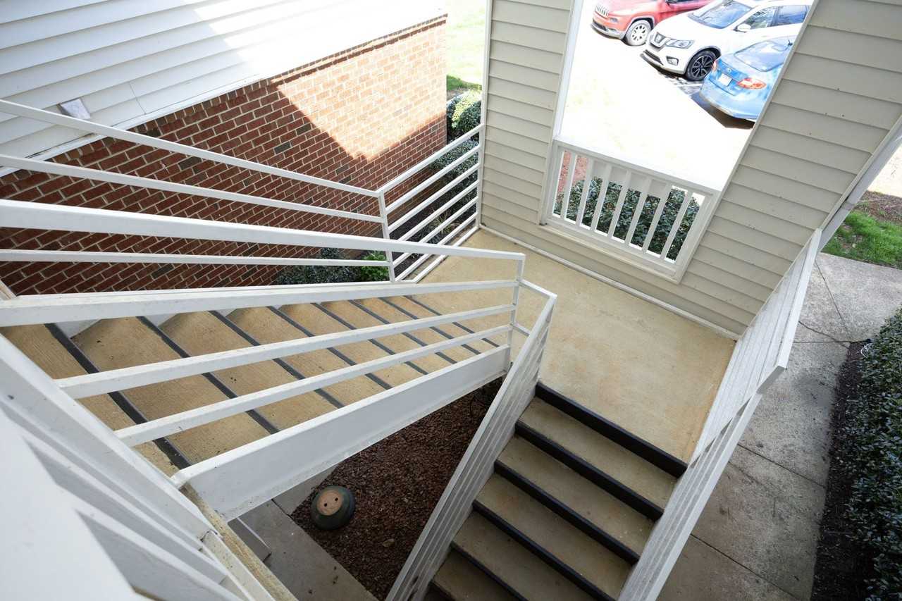 521 Renshaw Ct - Photo 2 of 36