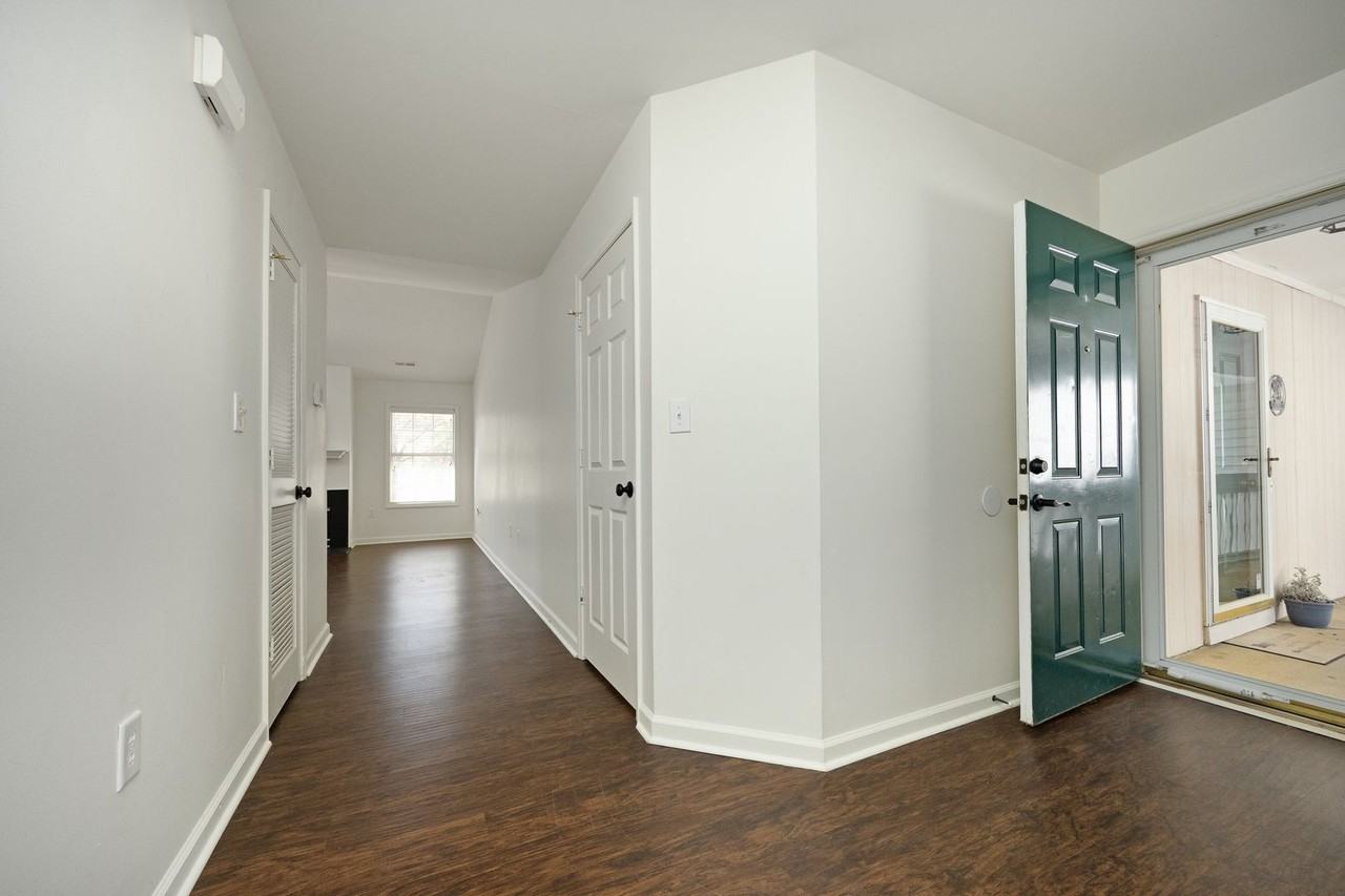 521 Renshaw Ct - Photo 4 of 36