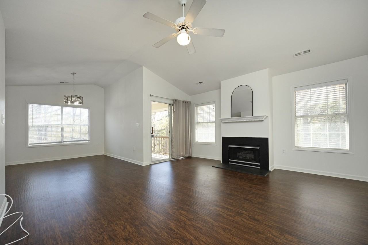 521 Renshaw Ct - Photo 5 of 36