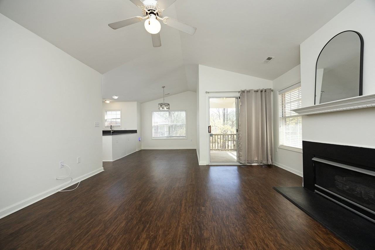 521 Renshaw Ct - Photo 6 of 36