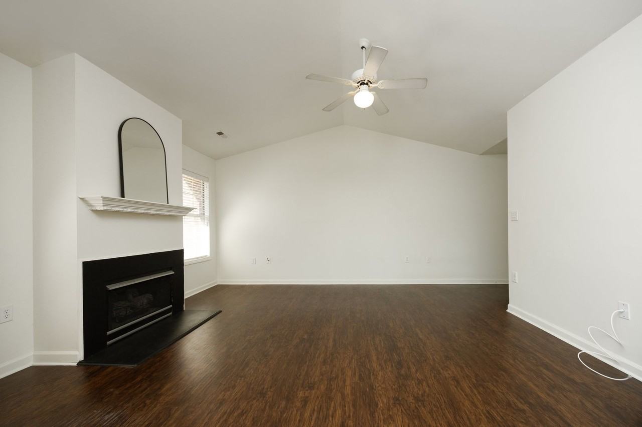 521 Renshaw Ct - Photo 7 of 36