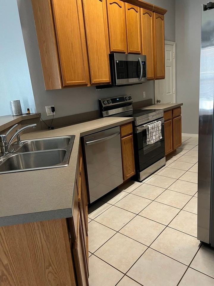 1606 Connecticut Ave - Photo 4 of 13