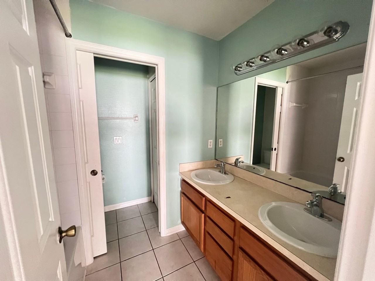 1606 Connecticut Ave - Photo 7 of 13