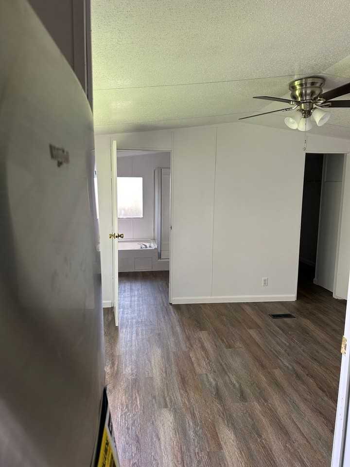 2710 Wilson Rd - Photo 7 of 24
