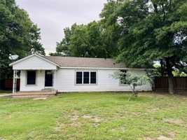 featured image of 1197 Fm 697