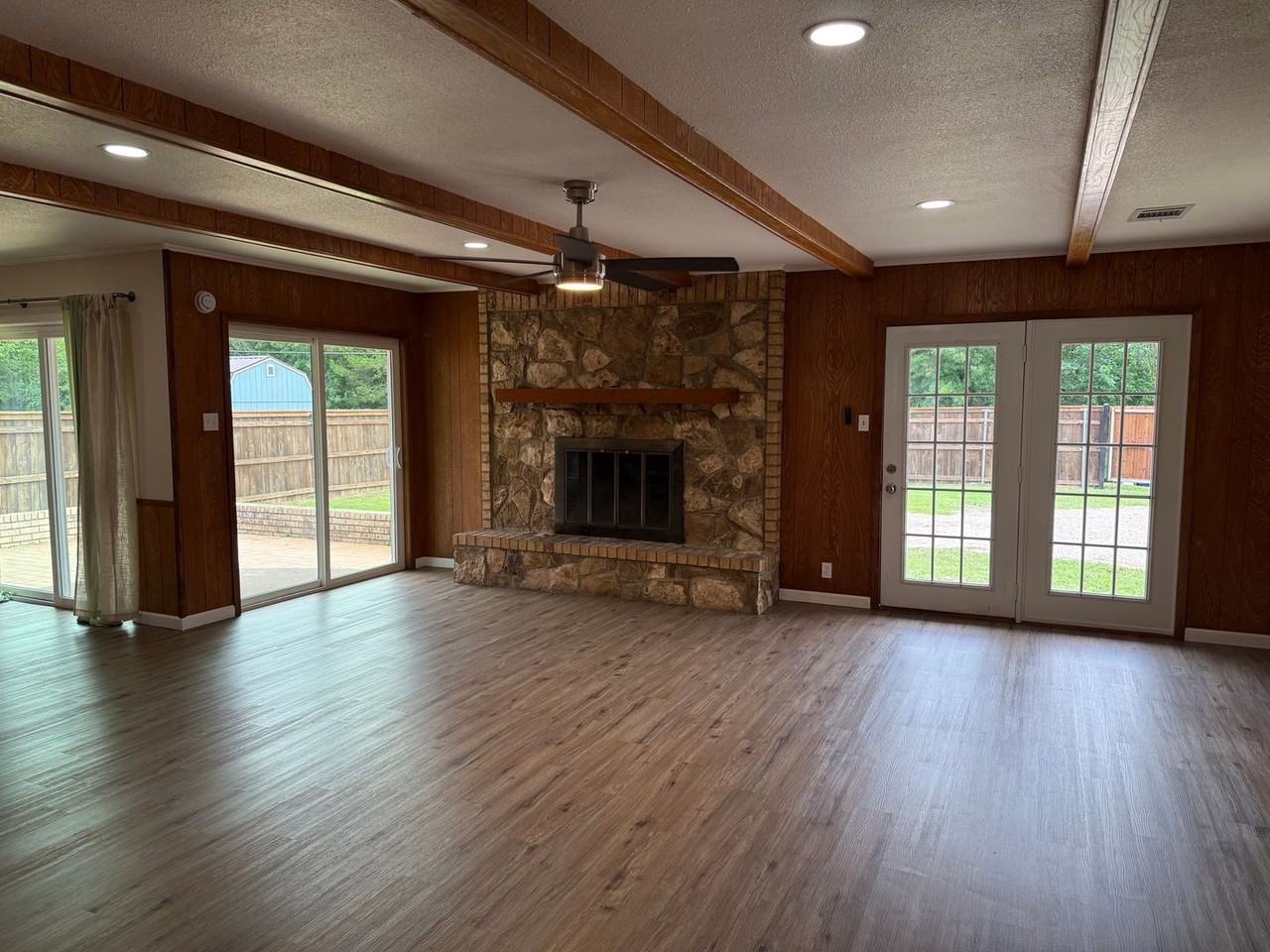 216 Randy St - Photo 2 of 33
