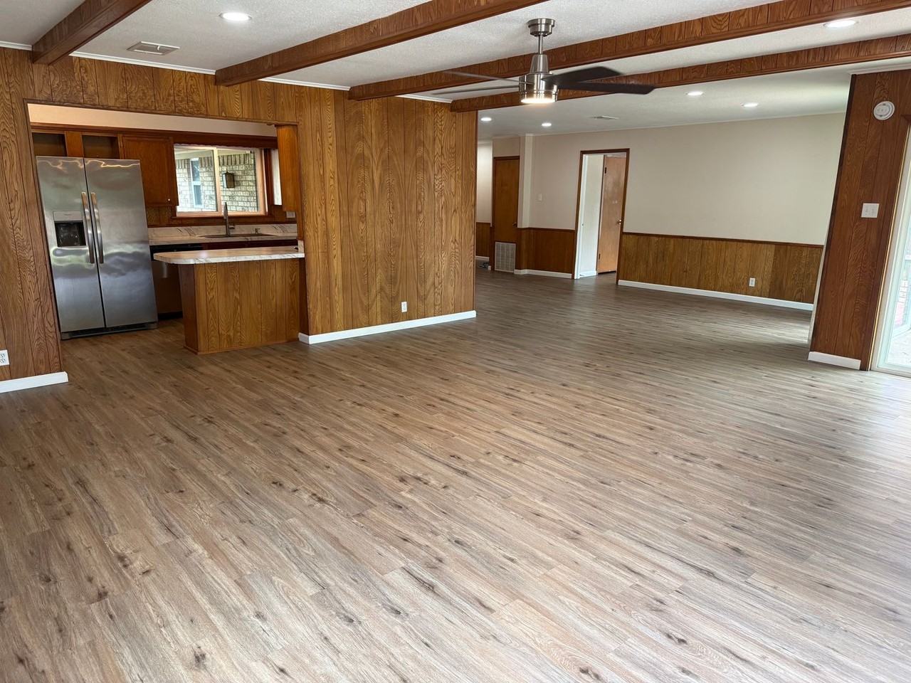 216 Randy St - Photo 5 of 33