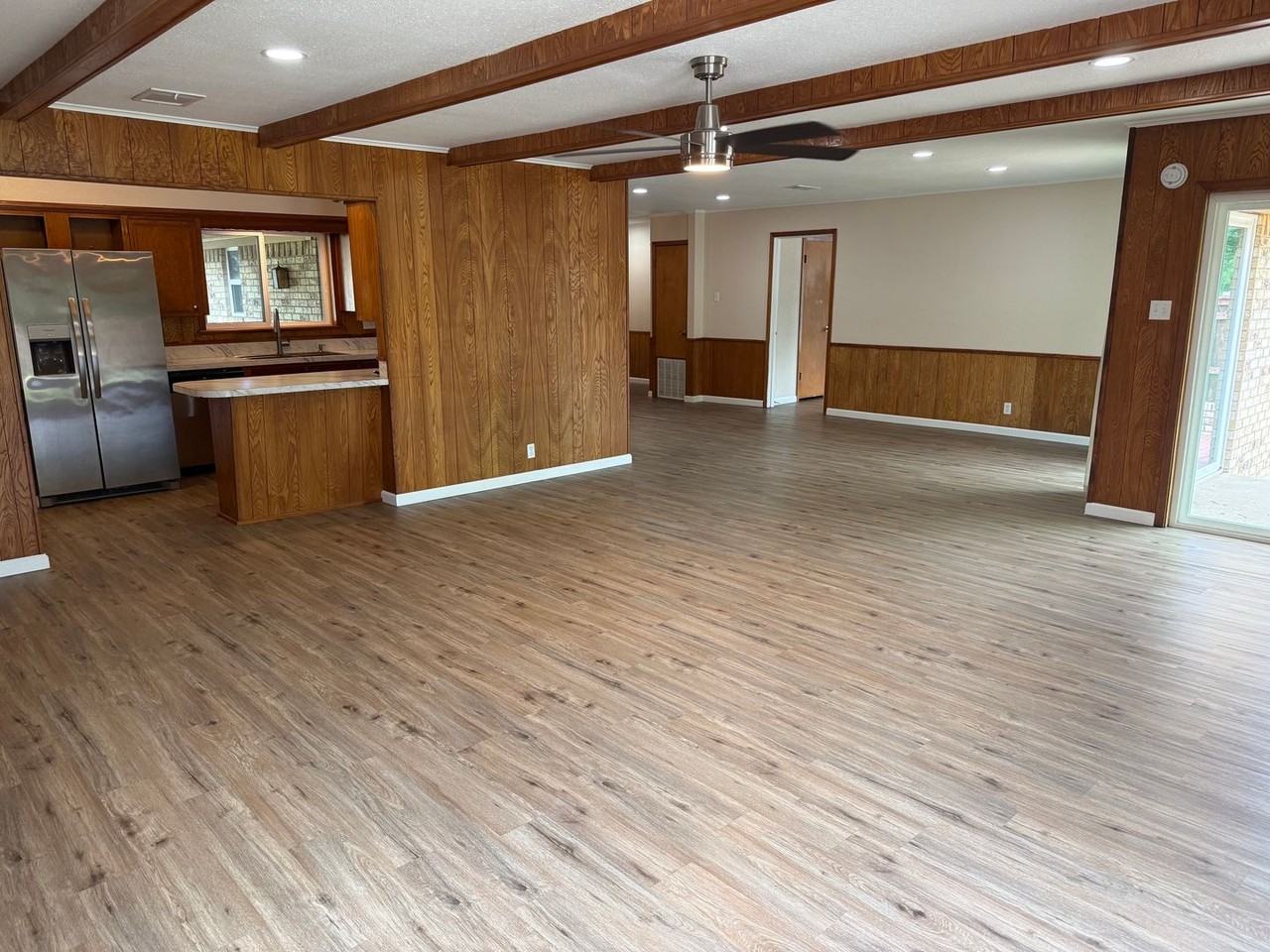 216 Randy St - Photo 6 of 33
