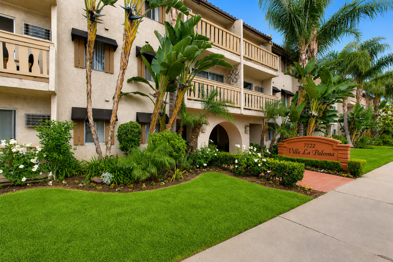 Villa La Paloma Apartments | 7722 Reseda Blvd - Photo 3 of 8