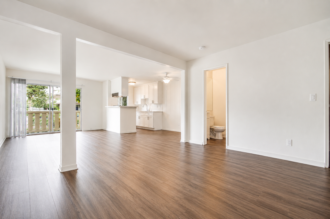 Villa La Paloma Apartments | 7722 Reseda Blvd - Photo 6 of 8