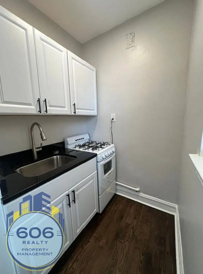 Ashland Pointe Apartments - Photo 2 of 6