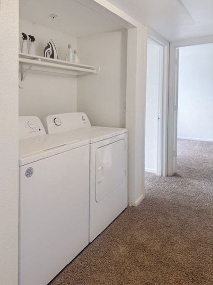 Boulder Creek Apartments - Photo 4 of 11