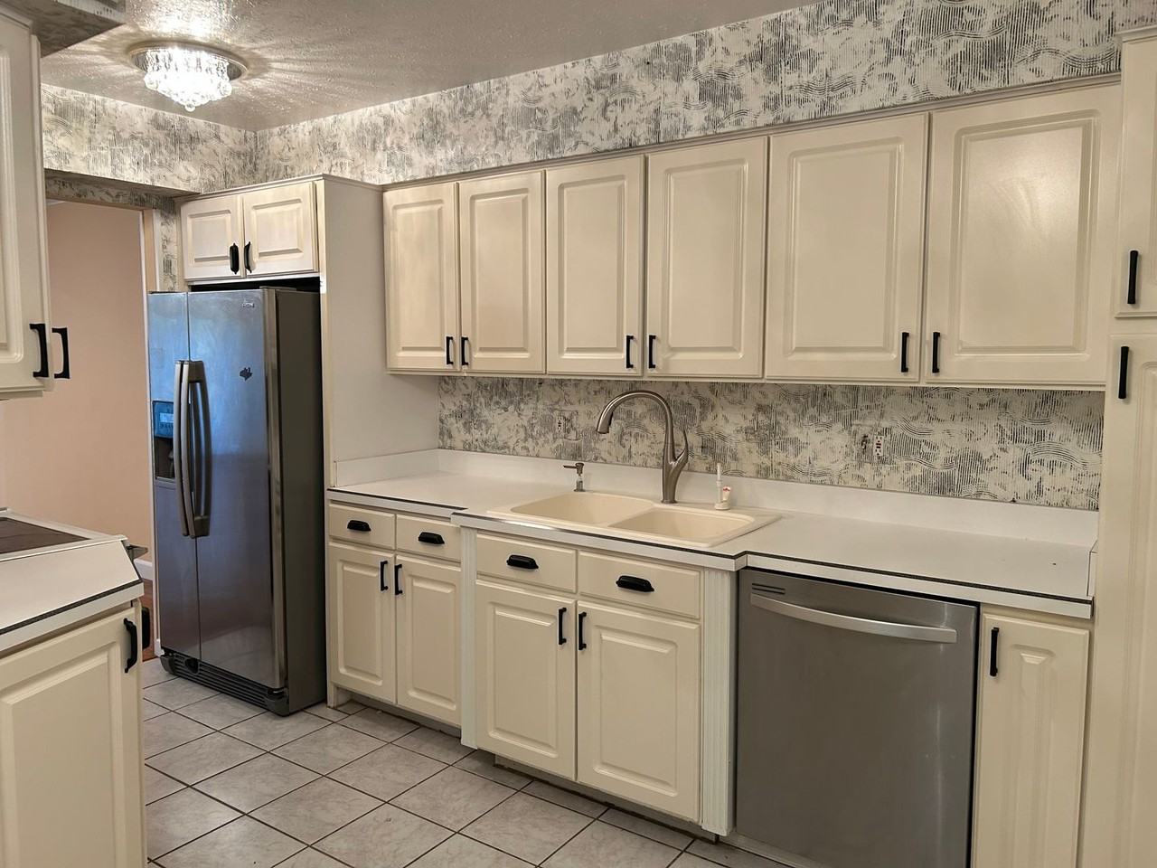 4456 Donna Dr - Photo 3 of 36
