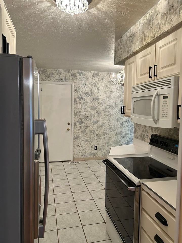 4456 Donna Dr - Photo 4 of 36