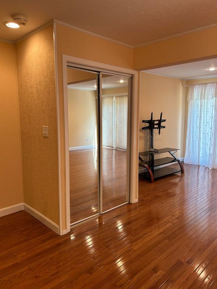 4456 Donna Dr - Photo 3 of 36