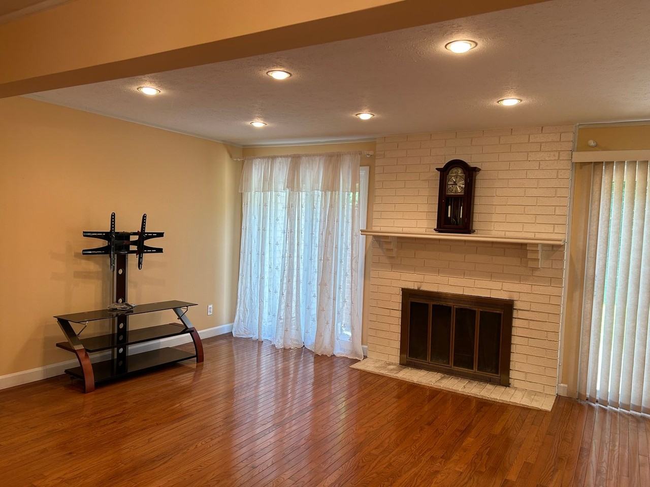 4456 Donna Dr - Photo 6 of 35
